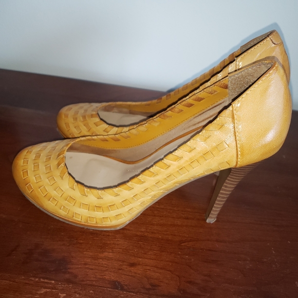 Yellow Heels - Picture 2 of 8